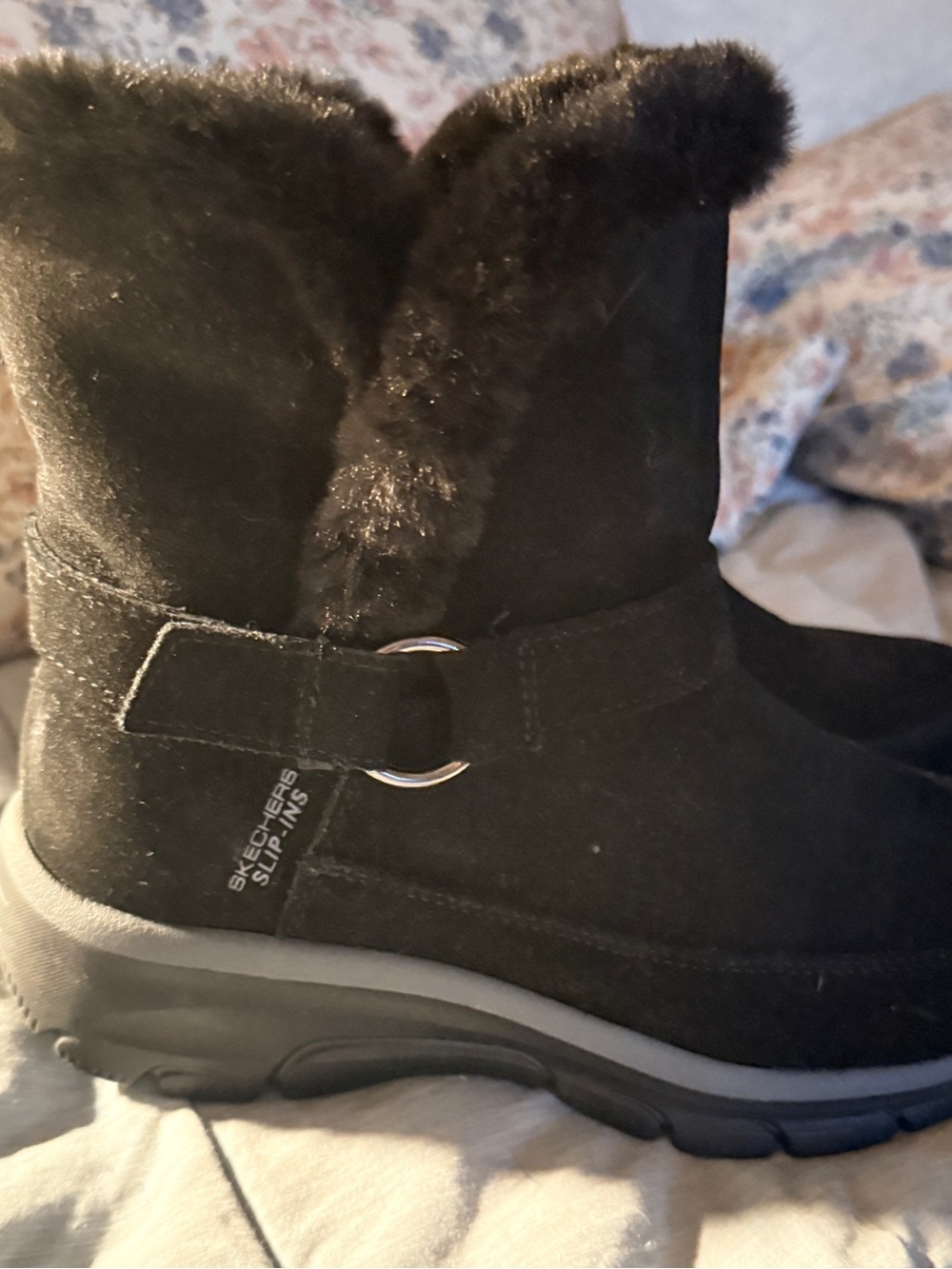 Sketchers- Black Faux Fur Winter Boot - Women's Plush Ankle Boot Size 6.5